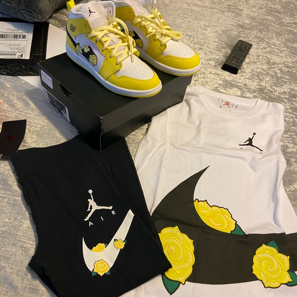 Shoes w|matching outfit